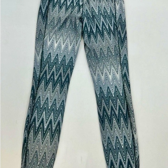 Nike Black and White Dri-FIT Leggings - Picture 7 of 7